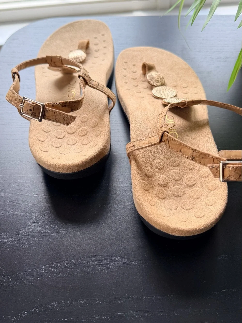 NEW Vionic Gold Tan Beaded T-Strap Sandals
